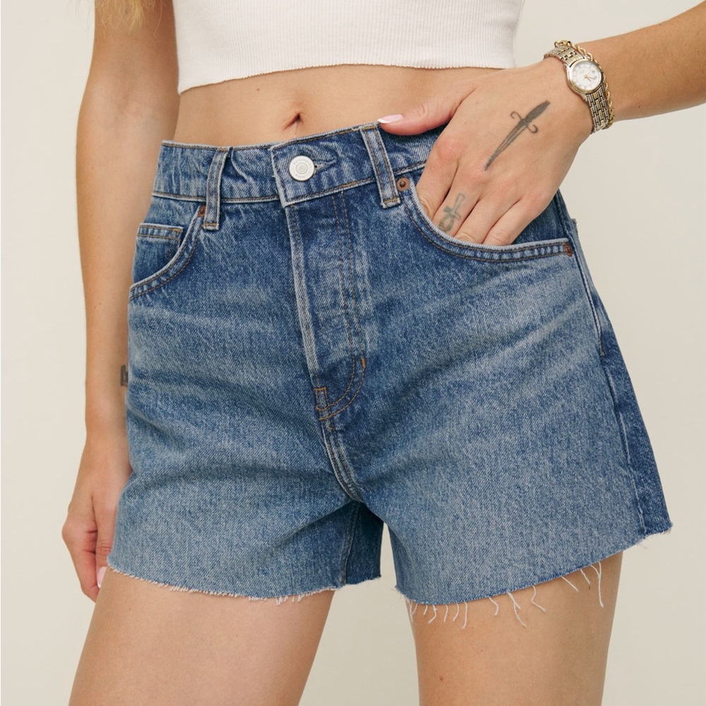 BNWT Reformation Charlene High Rise
Jean Shorts Size 31
